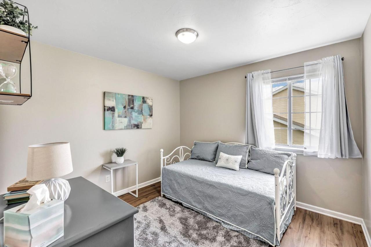 Serene 3 Bedroom Home, Nrm, Wi-Fi, Parking, Queen Bed De Pere Экстерьер фото